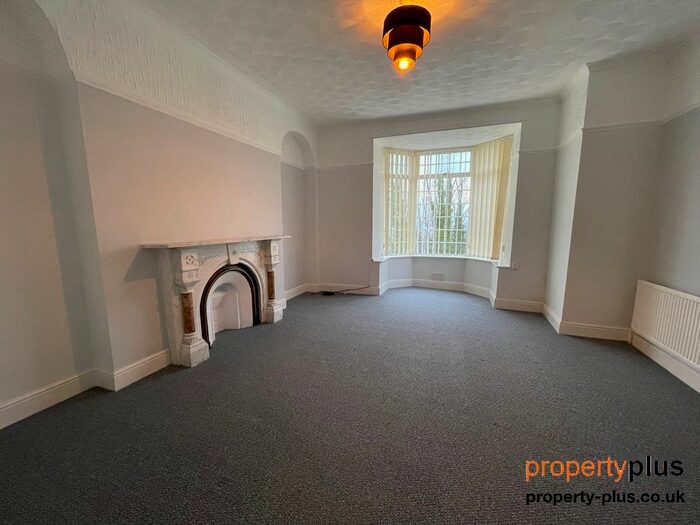 2 Bedroom Flat To Rent In Grovefield House Grovefield Terrace Tonypandy -, Tonypandy, CF40
