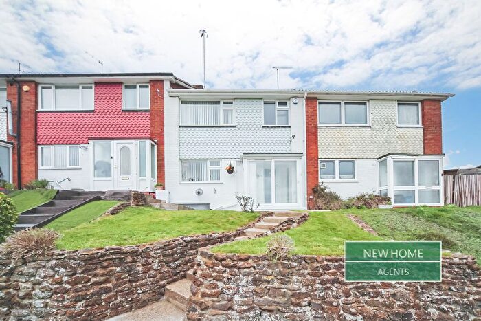 3 Bedroom Terraced House For Sale In Polzeath Close, Luton, LU2