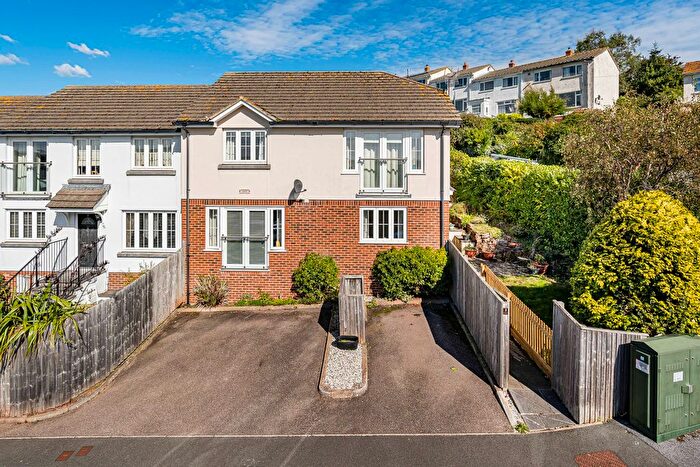 3 Bedroom Flat For Sale In Deer Park Avenue, Teignmouth, TQ14
