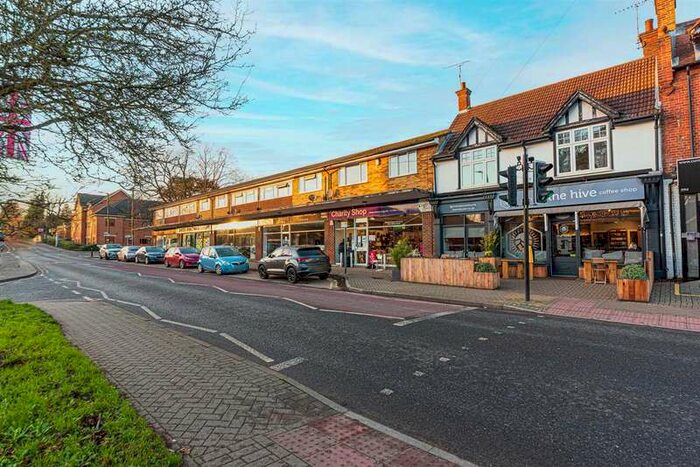 2 Bedroom Apartment To Rent In Dukes Ride, Crowthorne, RG45