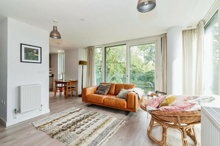 1 Bedroom Apartment To Rent In Skylark Point, Newnton Close, London, N4