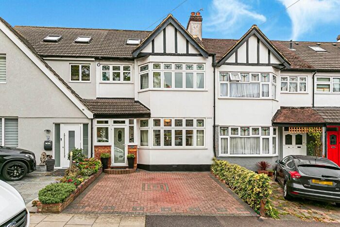 5 Bedroom Terraced House For Sale In Roding Lane North, Woodford Green, Essex, IG8