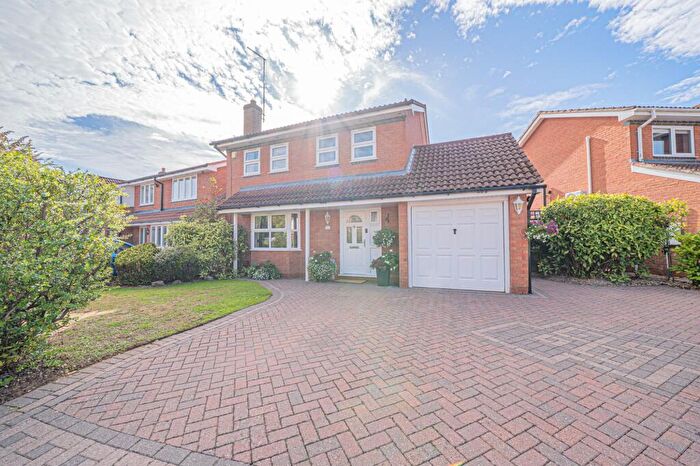 4 Bedroom Detached House For Sale In Glendon Way, Dorridge, B93