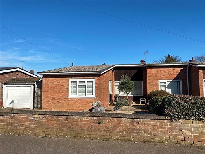 3 Bedroom Semi Detached Bungalow For Sale In Rylands Road, Kennington, Ashford, Kent, TN24