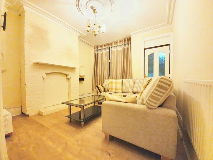 3 Bedroom Terraced House To Rent In Everton Road, Sheffield, S11