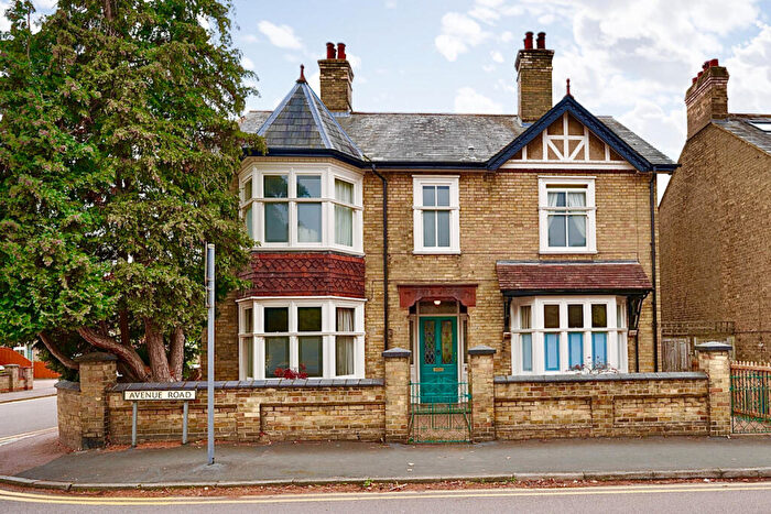 4 Bedroom Detached House For Sale In Avenue Road, St. Neots, PE19