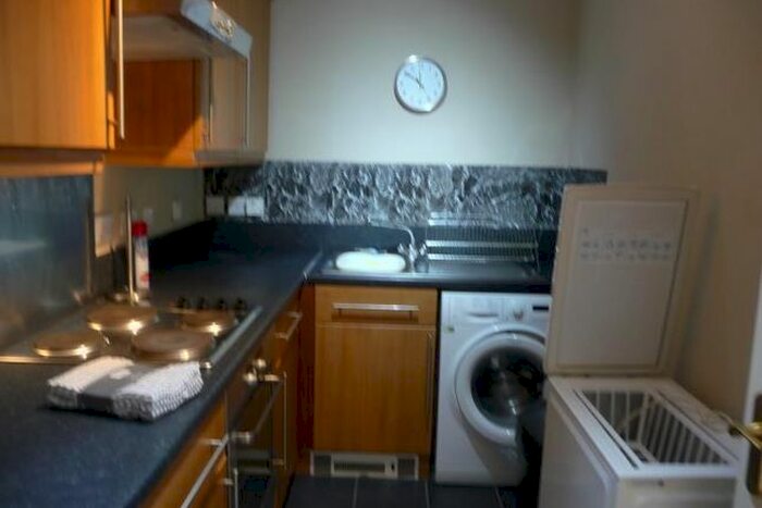 2 Bedroom Flat To Rent In Queens Crescent, Livingston EH54