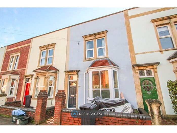 2 Bedroom Terraced House To Rent In Hawthorne Street, Bristol, BS4
