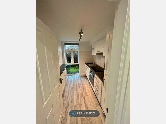 2 Bedroom Flat To Rent In Friday Lane, Gedling, Nottingham, NG4