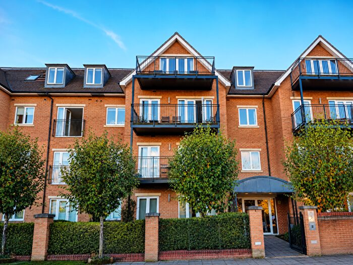 2 Bedroom Apartment For Sale In Forest View, London, E4