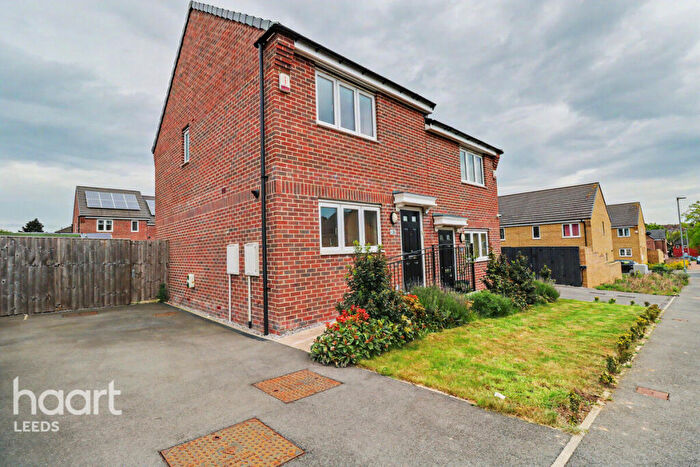 2 Bedroom Semi-Detached House For Sale In Lingmoor Street, Leeds, LS9