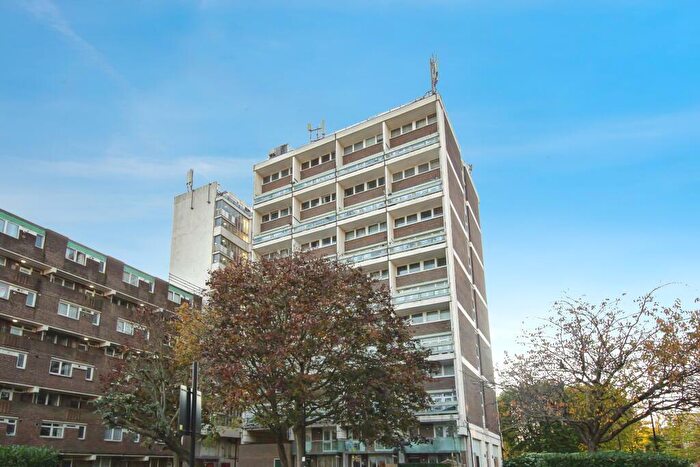 2 Bedroom Flat For Sale In Farthing Fields, Wapping, London, E1W