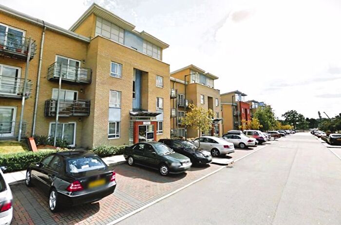 2 Bedroom Flat For Sale In Bed Ground Floor Flat, Wembley, HA9