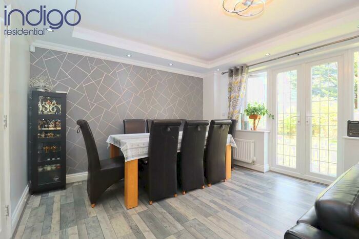 5 Bedroom Detached House For Sale In Shervington Grove, New Bedford Road Area, Luton, Bedfordshire, LU3