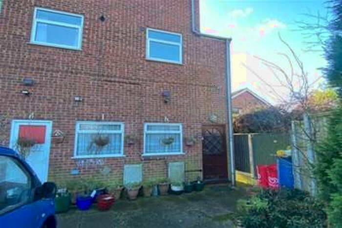 3 Bedroom Maisonette Flat To Rent In Beech Avenue, Derby, DE65