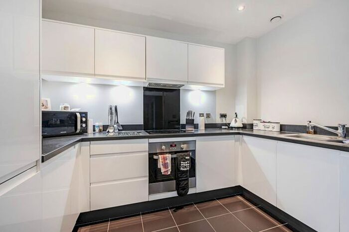 2 Bedroom Flat To Rent In Guardian Avenue, Colindale, London, NW9