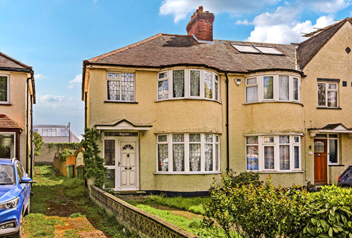 3 Bedroom Semi-Detached House For Sale In Windsor Avenue, Cheam, Sutton, SM3