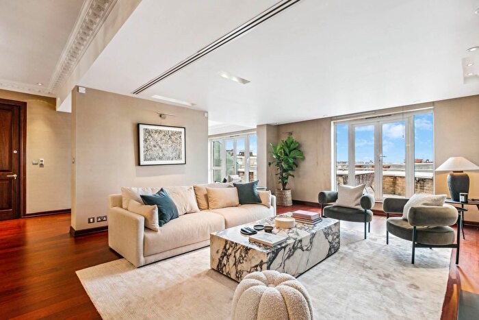 3 Bedroom Flat To Rent In Penthouse, Hans Crescent, Knightsbridge, SW1X
