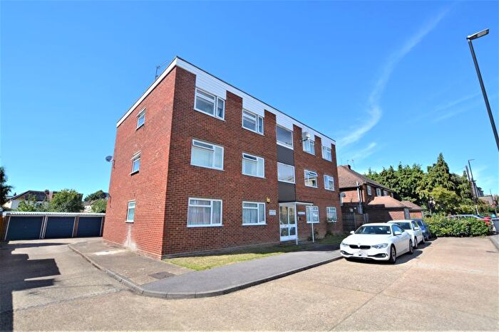 2 Bedroom Flat To Rent In Windsor Road, Slough, SL1