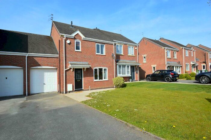 3 Bedroom Semi-Detached House To Rent In Portmarnock Close, Macclesfield, SK10