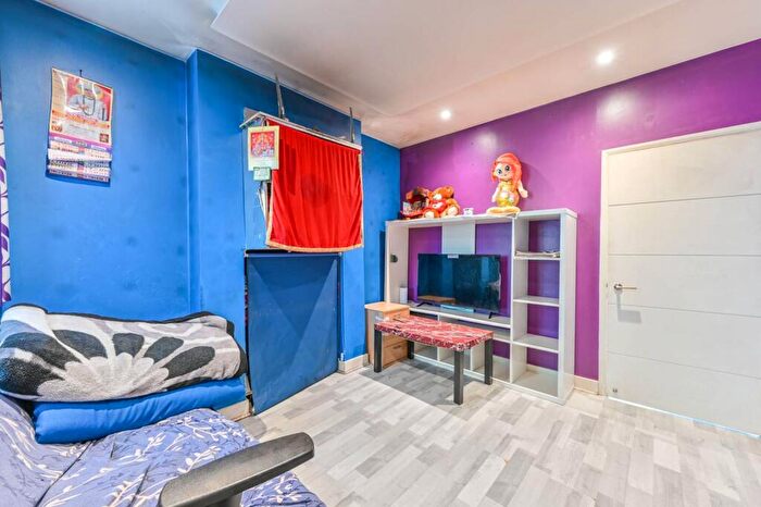 1 Bedroom Flat For Sale In Priory Park Road, Wembley, HA0