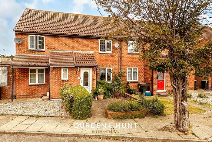 2 Bedroom Terraced House For Sale In Brickfield Road, Epping, CM16