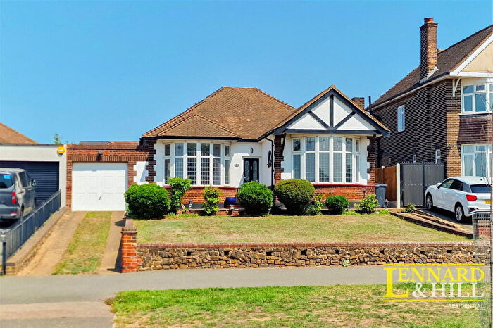 4 Bedroom Detached Bungalow For Sale In Wood View, Grays, RM16