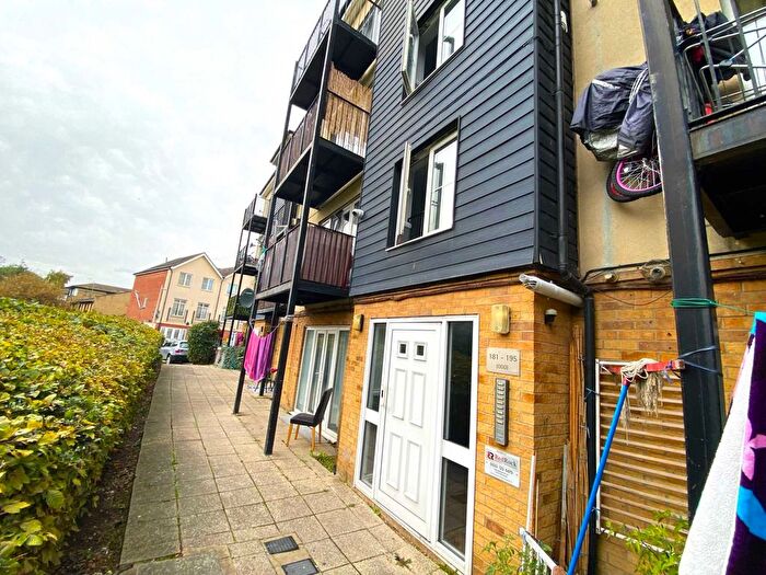 2 Bedroom Flat For Sale In Blackthorn Road, Ilford, IG1