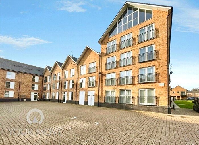 2 Bedroom Flat To Rent In Esparto Way, South Darenth, Dartford, Kent, DA4