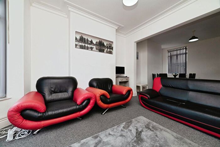 3 Bedroom Terraced House For Sale In Worthing Street, Hull, HU5