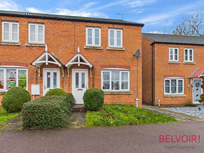 3 Bedroom Flat To Rent In The Wickets, Warsop, NG20