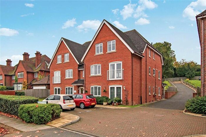 2 Bedroom Flat To Rent In St. Francis Close, Berkhamsted, HP4