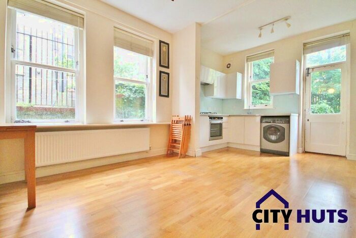 3 Bedroom Flat To Rent In Evangelist Road, London, NW5