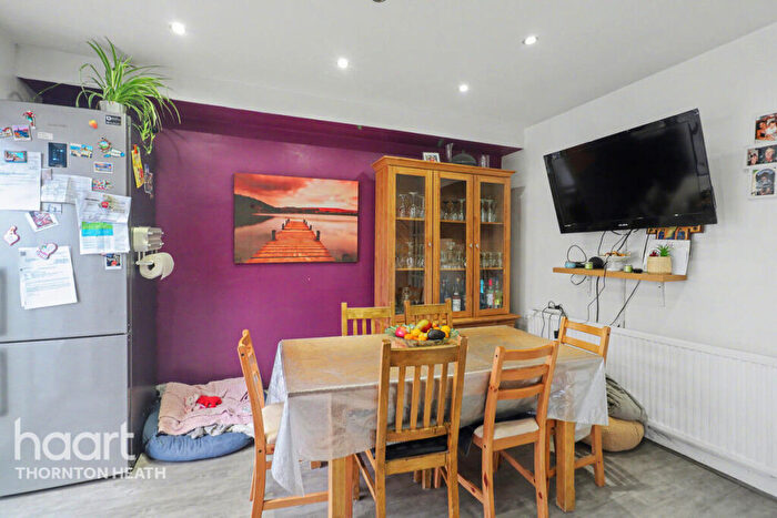 3 Bedroom Terraced House For Sale In Kynaston Crescent, Thornton Heath, CR7