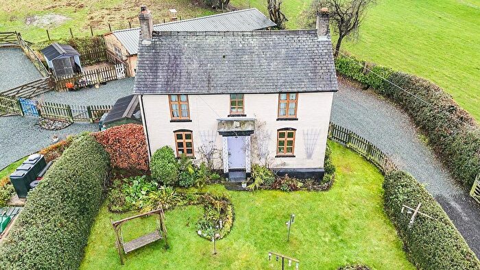 3 Bedroom Detached House For Sale In Pen-Y-Garnedd, Llanrhaeadr Ym Mochnant, SY10