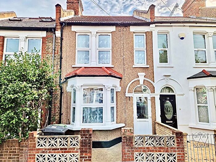2 Bedroom House To Rent In Turner Road, Walthamstow, E17