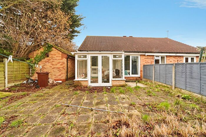 2 Bedroom Semi-detached Bungalow For Sale In Westvale Mews, Leeds, LS13