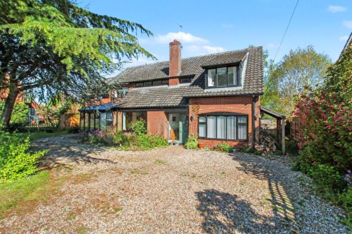 5 Bedroom Detached House For Sale In Family Home With Beautiful Views In Corpusty, NR11