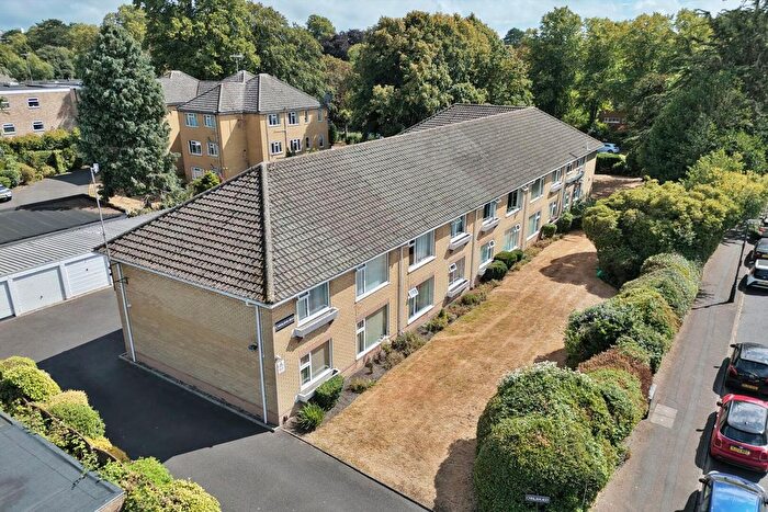 1 Bedroom Flat For Sale In Grosvenor Road, Westbourne, BH4