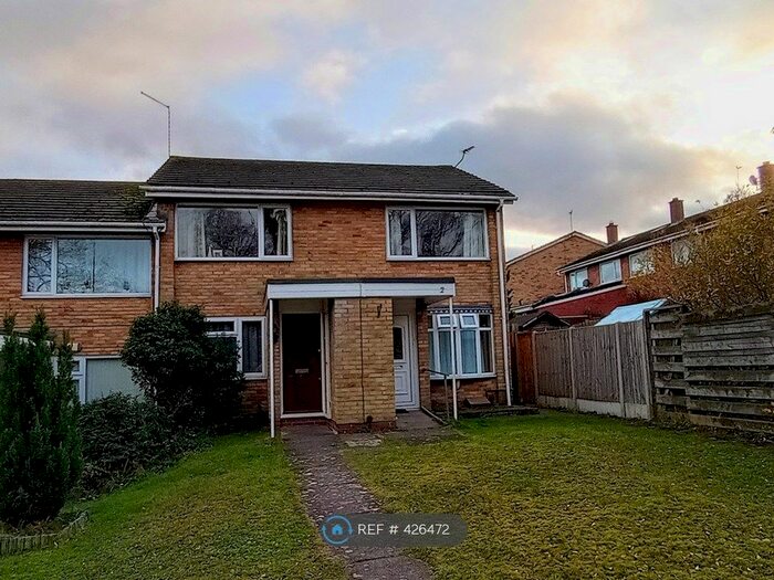 2 Bedroom Maisonette To Rent In Nethercote Gardens, Solihull, B90