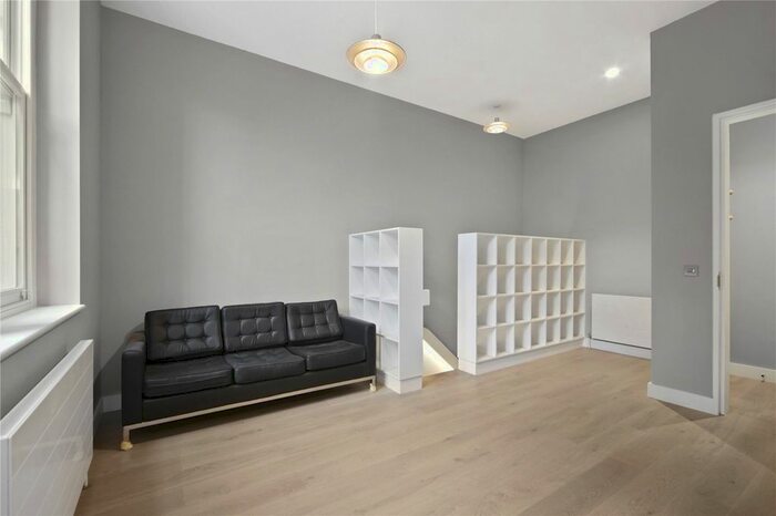2 Bedroom Flat To Rent In Clarendon Road, London, W11