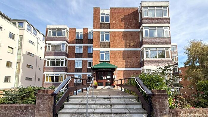 2 Bedroom Flat To Rent In Kinsale Court, Palmeira Avenue, Hove, BN3
