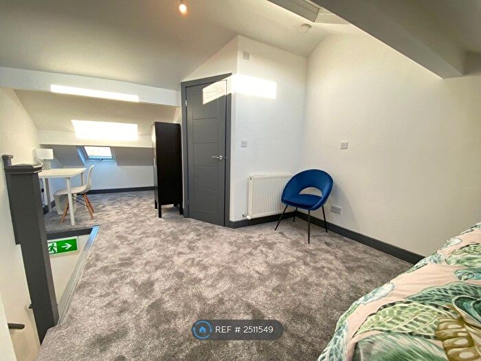 4 Bedroom Terraced House To Rent In Lloyd Street, Stockport, SK4