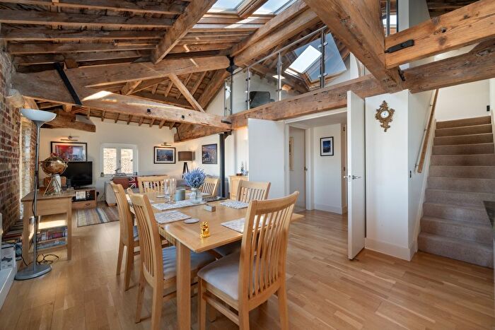 3 Bedroom Flat To Rent In The Penthouse, New Archers Court, London, SE16