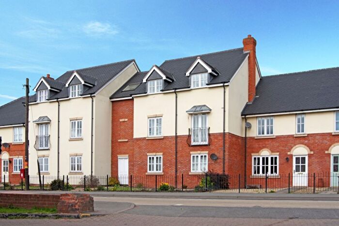2 Bedroom Flat To Rent In Swan Court, Burford, WR15
