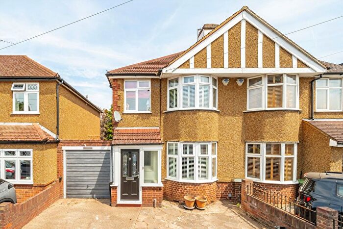 3 Bedroom Semi Detached House For Sale In Lyndhurst Avenue, Twickenham, TW2