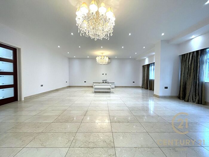 5 Bedroom Semi Detached House To Rent In Thurleston Avenue, Morden, SM4