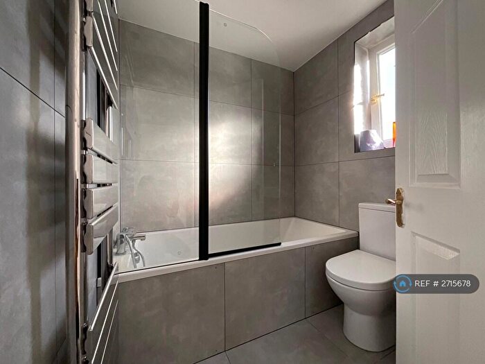 2 Bedroom Semi-Detached House To Rent In Westminster Crescent, Doncaster, DN2