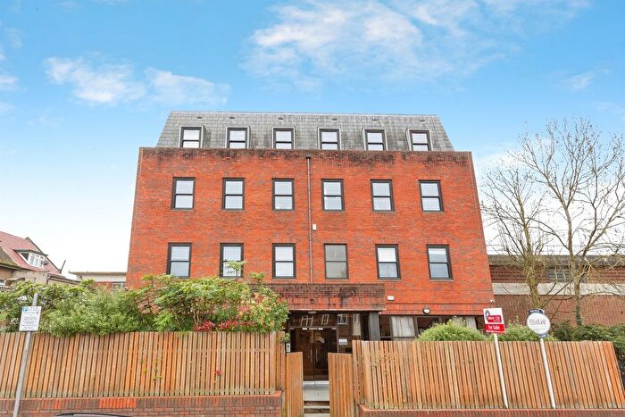 2 Bedroom Flat For Sale In Cavendish Avenue, Harrow, HA1