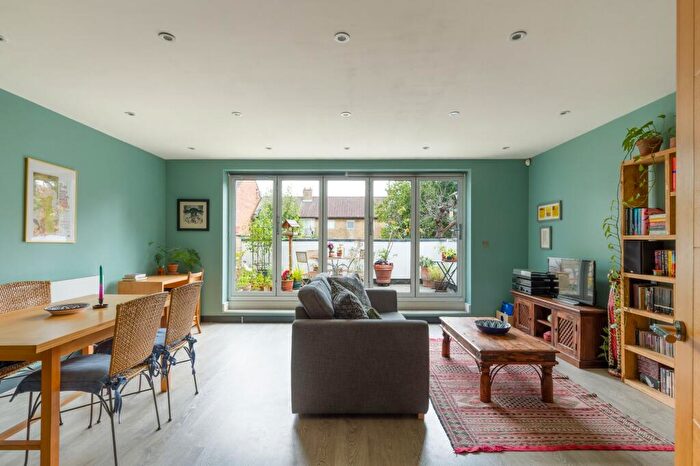 1 Bedroom Flat For Sale In Avenue Road, London, N15